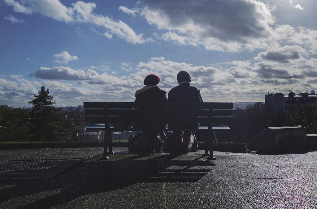 Les veilles dames sur le banc